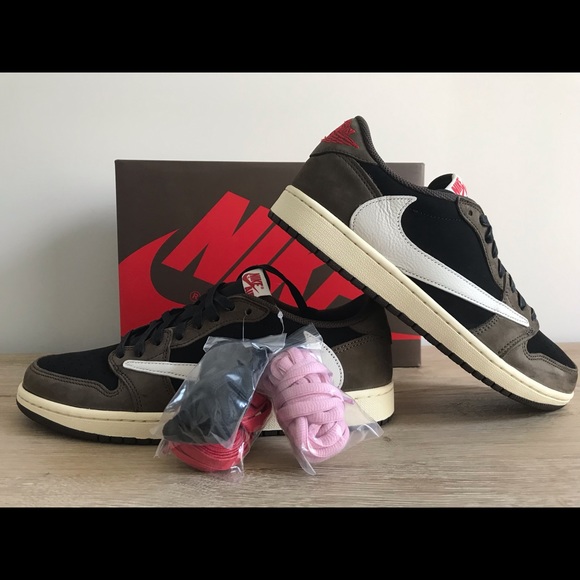 travis scott low pink laces